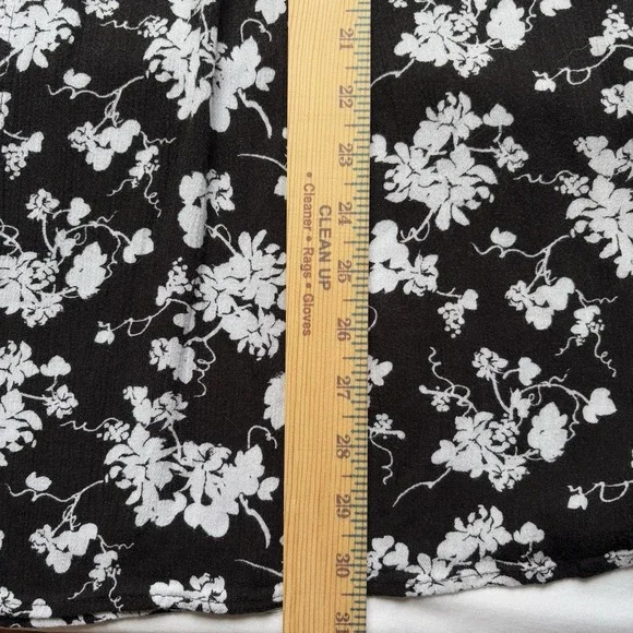 Lane Bryant Black White Floral Blouse Women's Size 22-24‎ Flowy Long-Sleeve - Picture 7 of 7